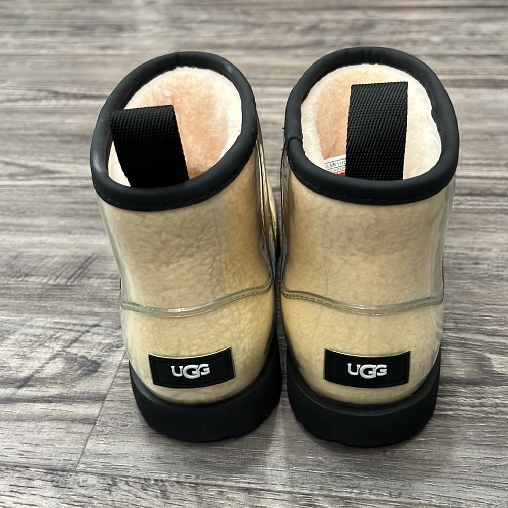 New UGG Kid’s Classic Clear Mini II Boots - Picture 4 of 11